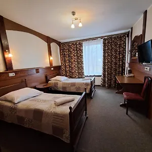 Dworek Staropolski Апарт-отель
